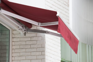 Retractable vs. Fixed Window Awnings